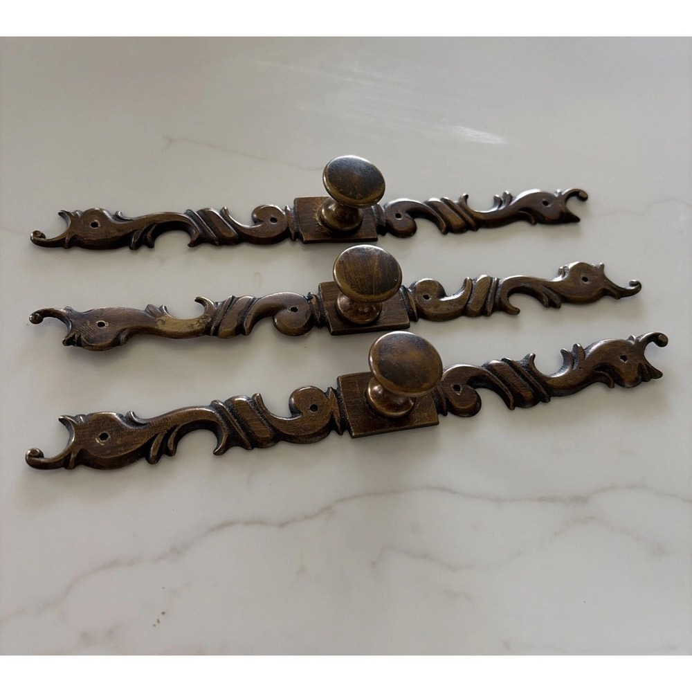 3 Vintage Brass Kindle Furniture Knobs & Back Plates Cabinet Door Drawer Pulls*